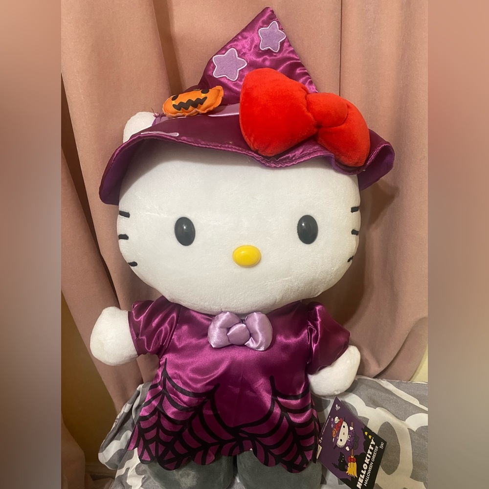 Hello kitty witch greeter